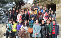 尊龙凯时集团组织2012年国际三八妇女节登山活动