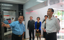 重庆市市委常委、统战部部长刘光磊来尊龙凯时集团视察调研